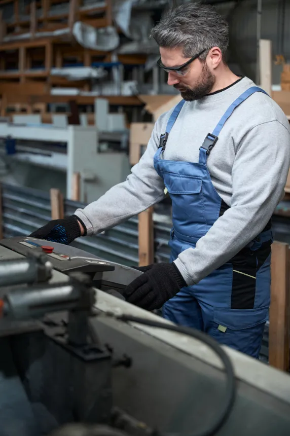 “cerramiento metálico de terraza en piso de León capital”